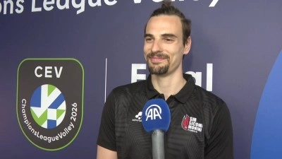 İtalyan voleybolcu Giannelli'den milli oyuncu Efe Mandıracı'ya &ouml;vg&uuml;