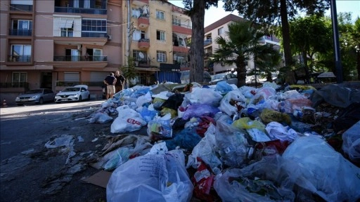 İzmir Buca sakinleri, çöp sorununun çözülmesini bekliyor