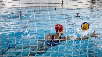 İzmir Büyükşehir Belediyespor Kadın Sutopu Takımı Avrupa'da şampiyonluğu hedefliyor