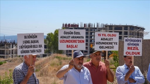 İzmir'de belediyeden umudunu kesen hak sahipleri, konut projesini kendileri tamamlamak istiyor
