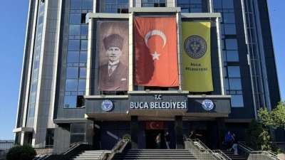 İzmir'de Buca Belediyesine y&ouml;nelik operasyonda Belediye Başkanı Duman ve 52 ş&uuml;pheli yakalandı