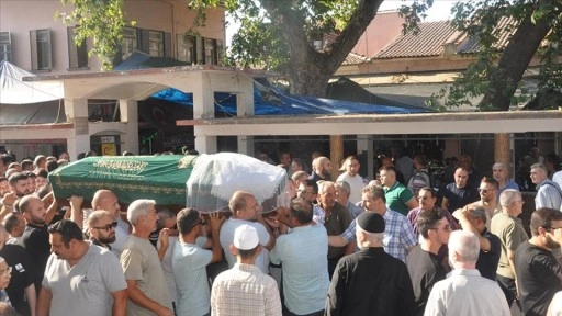İzmir'de eğitim uçağının düşmesi sonucu hayatını kaybeden pilotun cenazesi defnedildi