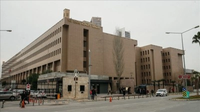 İzmir'de "kooperatif" soruşturmasında yakalanan 22 ş&uuml;pheli adliyeye sevk edildi