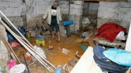 İzmir'de kuvvetli sağanağın ardından temizlik yapılıyor
