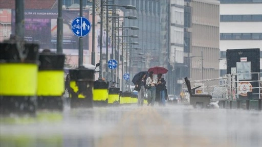 İzmir'de sağanak etkili oldu