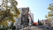 İzmir&#039;deki depremde ağır hasar gören 488 bina daha yıkılacak