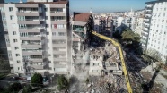 İzmir&#039;deki depremde iki katı çöken Yılmaz Erbek Apartmanı&#039;nda yıkım çalışmaları tekrar başladı