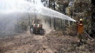 İzmir'deki orman yangınında soğutma çalışmaları devam ediyor