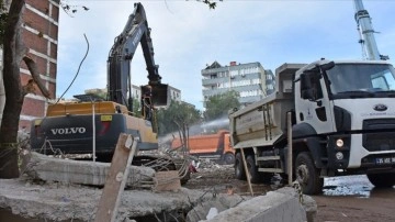 İzmir depreminde yıkılan Doğanlar Apartmanı davasında savcı mütalaasını açıkladı