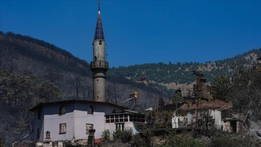 İzmir Ödemiş'teki orman yangını 40 haneli mahalleyi "hayalet köy"e dönüştürdü