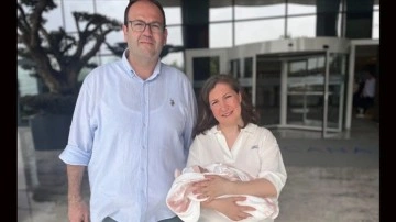 İzmir'de 540 gram doğan Eliz bebek, 91 gün sonra evine kavuştu