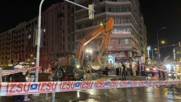İzmir'de ana su borusu patladı