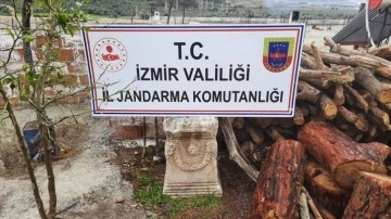 İzmir'de Roma dönemine ait mermer sunak bulundu