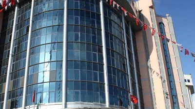 İzmit Belediyesine y&ouml;nelik yolsuzluk soruşturmasında 28 ş&uuml;pheli g&ouml;zaltına alındı