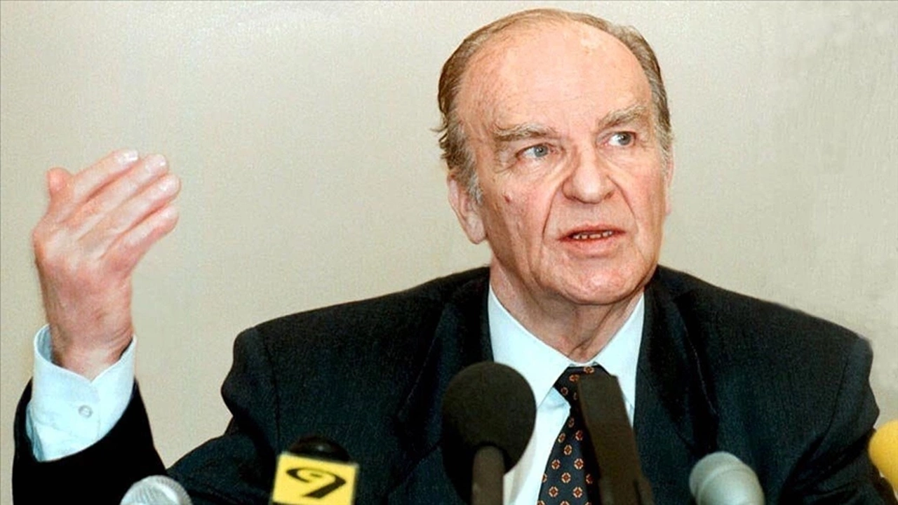 İzzetbegoviç siyasal İslamcı mı? -Selim Çoraklı yazdı-