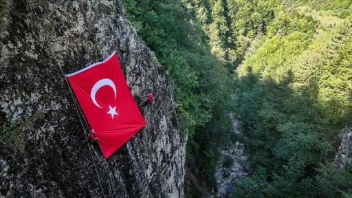 JAK timleri zorlu tatbikatlarla göreve her an hazır