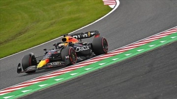 Japonya Grand Prix'sini kazanan Hollandalı Verstappen, üst üste ikinci kez dünya şampiyonu oldu
