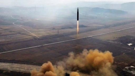 Japonya, ülke sınırları içindeki ilk füze denemesini yaptı