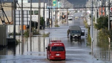 Japonya'da Mawar tayfununda bir kişi öldü, 2 milyon kişinin geçici tahliyesi istendi