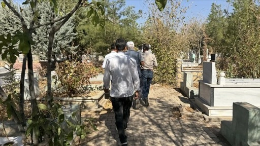 JASAT cinayeti aydınlatınca öldürülen kadının kabrini ailesi ilk kez ziyaret etti