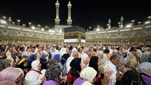 Kabe'de hacı adaylarının yoğunluğu artıyor