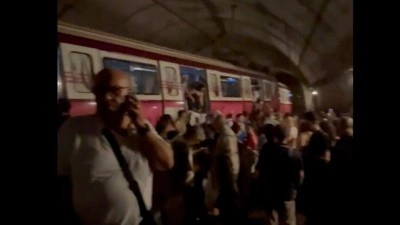 Kadık&ouml;y-Sabiha G&ouml;k&ccedil;en Havalimanı Hattı'nda metro raydan &ccedil;ıktı