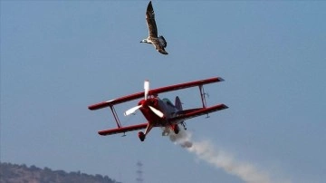 Kadın akrobasi pilotu Semin Öztürk Şener, İzmir'de prova yaptı