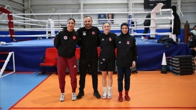 Kadın Boks Milli Takımı'ndan 4 sporcu Azerbaycan'daki turnuvada yumruk sallayacak