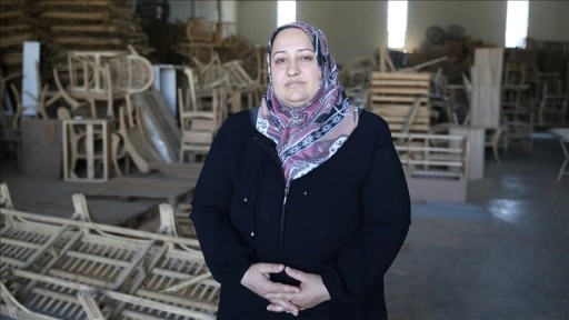 Kadın girişimci devlet desteğiyle açtığı fabrikada yılda 2 bin takım bahçe mobilyası üretiyor