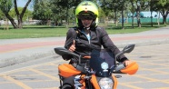 Kadına şiddete dikkat çekmek için motosikletiyle kutuplara gidiyor