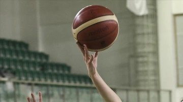 Kadınlar basketbolda derbi heyecanı
