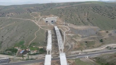 Kafkasya ve Orta Doğu'ya ulaşımı g&uuml;&ccedil;lendirecek Ankara-Kırıkkale-Delice Otoyolu'nda &ccedil;alışmalar hızlandı