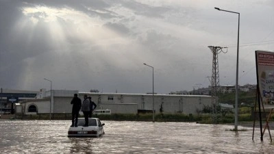 Kahramanmaraş ve Mersin'de sağanak hayatı olumsuz etkiliyor