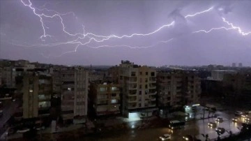 Kahramanmaraş ve Şanlıurfa'da sağanak etkili oluyor