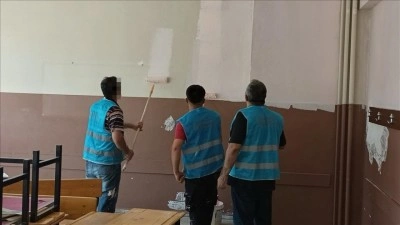 Kamu binaları y&uuml;k&uuml;ml&uuml;lerin eliyle yeni g&ouml;r&uuml;n&uuml;me kavuşuyor