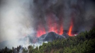 Kanarya Adaları&#039;nda faaliyete geçen yanardağ nedeniyle 5 bin kişi tahliye ediliyor