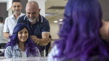 Kanser hastası 14 yaşındaki Feleknaz Oğur'un "mor saç hayali" gerçek oldu