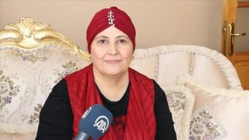 Kanserle savaşan ev kadını kurduğu dernekle hastalara moral veriyor
