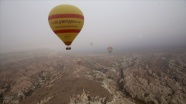 Kapadokya&#039;da balonlar &#039;sis denizi&#039;nde uçtu