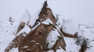 Kapadokya&#039;da kar peribacalarını beyaza bürüdü