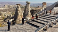 Kapadokya&#039;nın simgelerinden &#039;Üç Güzeller&#039; turist akınına uğruyor