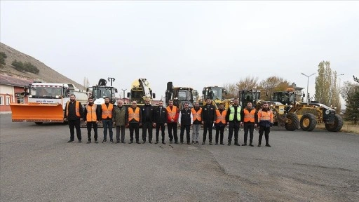 "Kar kaplanları" Kars'ta ağır kış şartları için mesaiye hazır