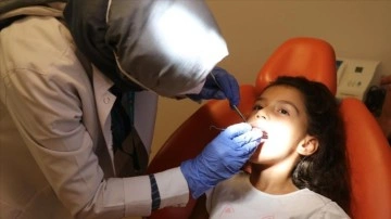 Karabük'te "Aile Diş Hekimlikleri" çocukların ağız bakımlarına başladı