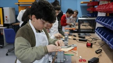 Karabük'te gençler, DENEYAP Teknoloji Atölyeleri ile geleceğe hazırlanıyor