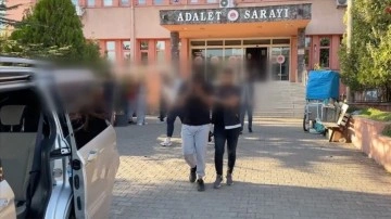 Karabük'te uyuşturucu operasyonunda yakalanan 2 zanlı tutuklandı