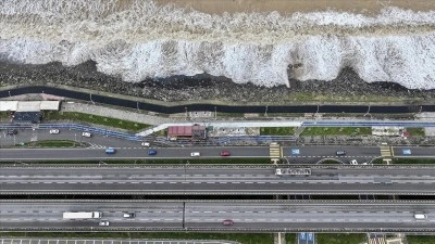 Karadeniz ile i&ccedil; ve batı kesimler i&ccedil;in kuvvetli r&uuml;zgar ve fırtına uyarısı
