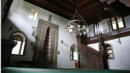 Karadeniz'in "kök boyalarla süslü" camileri