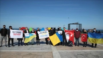 Karadeniz'de yaşayan Ukraynalılar, "Ukrayna'nın Yanında Kal" kampanyasına katıld