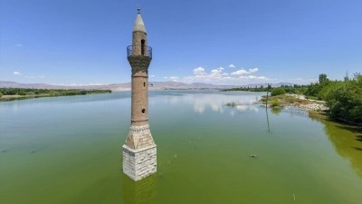 Karakaya Barajı &ccedil;evresindeki yerleşim yerleri yeniden su altında kaldı