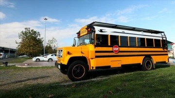 Karavana çevirdiği "school bus" ile 15 bin kilometre yol kat edecek